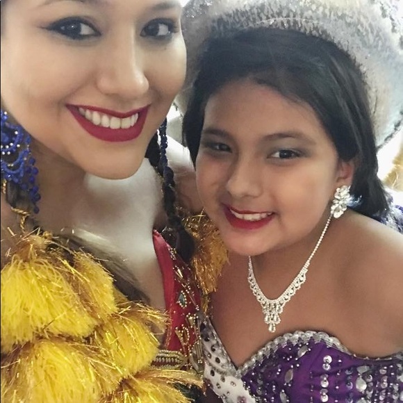 Meet your posher Claudia from Audrey + Ayden - Picture 3 of 8